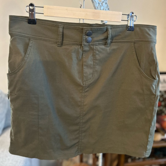 Prana Army Green Athletic Skirt Skort Size 12 - Picture 1 of 5